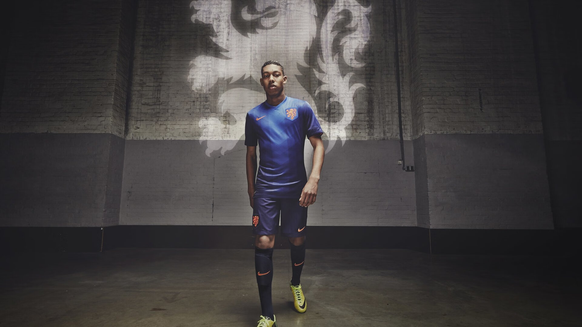 专业裁判员队伍不断壮大，确保比赛公平公正环境，专职裁判员